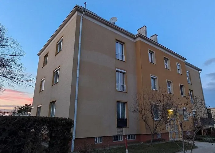 Apartment Wagram Hub - Work & Relax